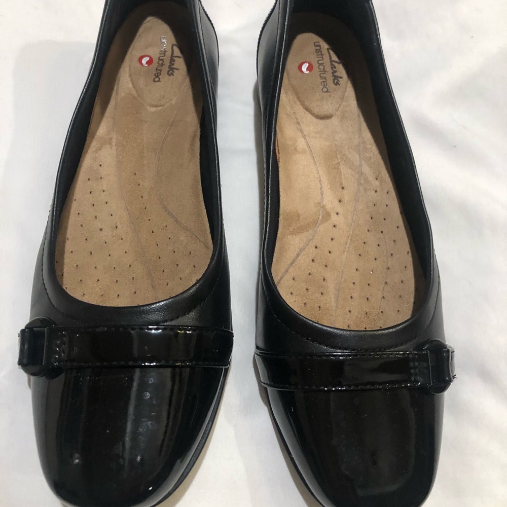 Clarks women’s black flats size 8.5
